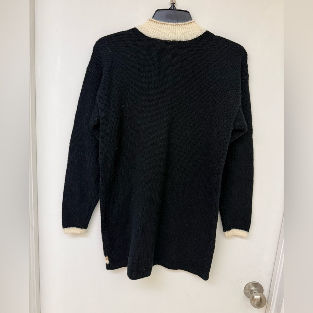 Dana Scott- Dress/ Crew Neck Sweater with Festive Floral Design - Picture 4 of 5